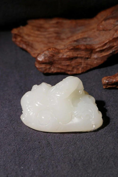 瑰麗玉器首飾第二期網絡拍賣會 玉石飾品的藝術與價值